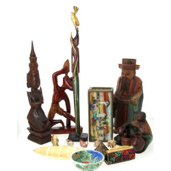 Sage chinois en bois sculpté et polychro