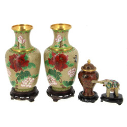 CHINE - Paire de vases en cloisonné à dé