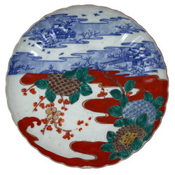 JAPON - Assiette en porcelaine Imari à d