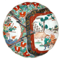 JAPON - Assiette en porcelaine Imari à d