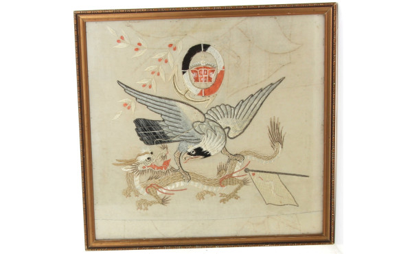 CHINE - Deux soies brodées dont l'une à 