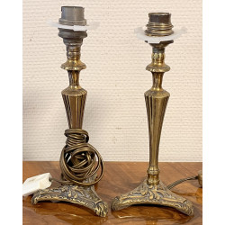 2 petits pieds de lampe en bronze H. 22 