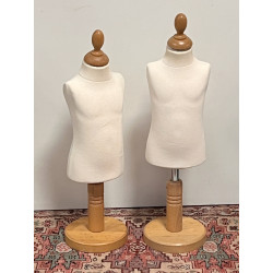 2 petits mannequins enfant (bustes 35 cm