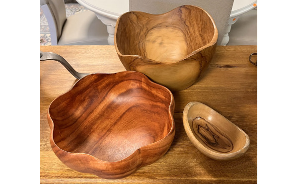 3 coupes en bois tourné dont 2 en olivie