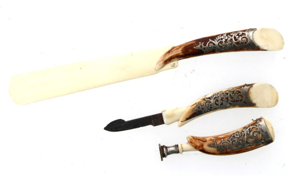 Petit nécessaire à écrire en métal ajour