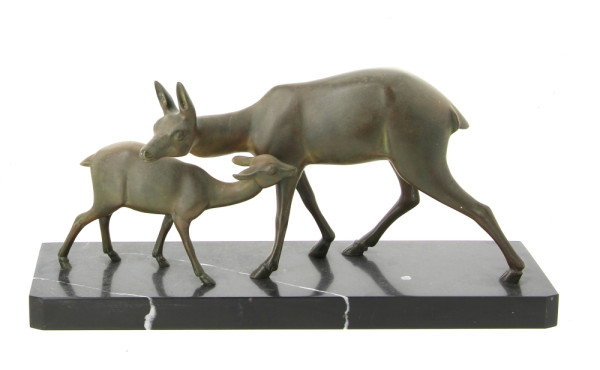 "Biche et son petit", sujet en métal com