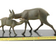 "Biche et son petit", sujet en métal com