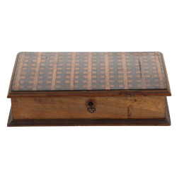 Coffret de forme rectangulaire en placag