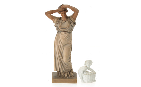 "Femme vêtue à l'antique", statuette en 