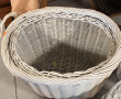 Panier à linge en osier peint en blanc +