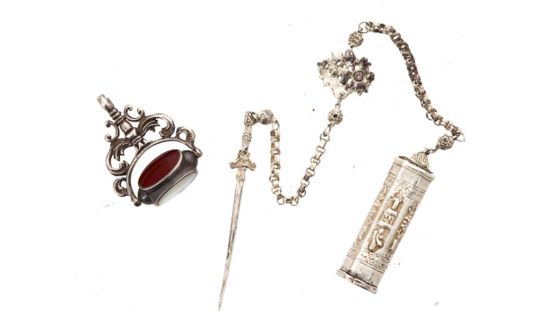 Petit nécessaire à opium en argent : on 