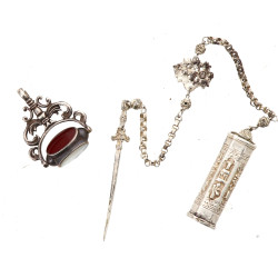 Petit nécessaire à opium en argent : on 