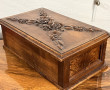 Beau coffret en bois sculpté, couvercle 