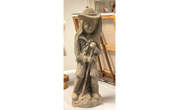 "CHOUAN", sujet en ciment, H 55 cm