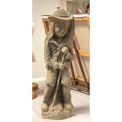 "CHOUAN", sujet en ciment, H 55 cm