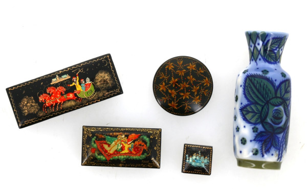 RUSSIE - Lot de 4 petites boîtes en laqu