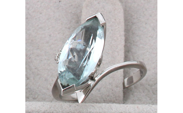 Bague en or gris 18 cts, poinçon tête d'