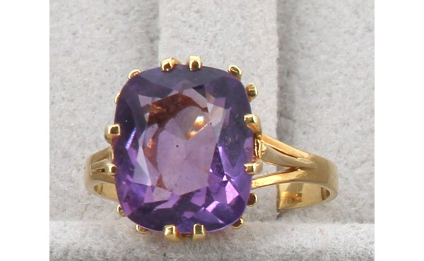 Bague en or jaune 18 cts, poinçon tête d