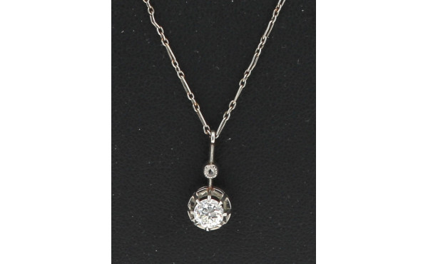 Pendentif serti d'un diamant en serti gr