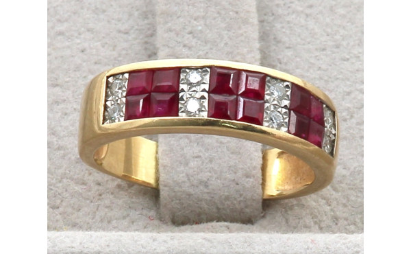 Bague jonc en or jaune 18 cts sertie de 