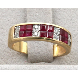 Bague jonc en or jaune 18 cts sertie de 