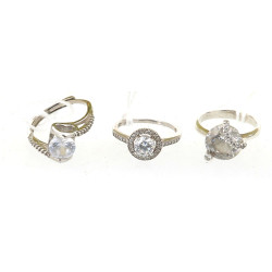 Lot de 3 bagues en argent 925ème et stra