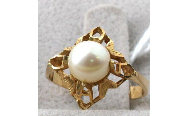 Bague en or jaune 18 cts sertie d'une pe