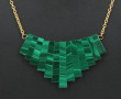 Collier en malachite forme draperie et m