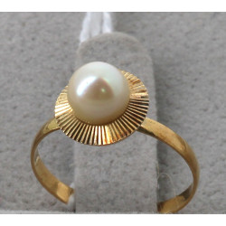 Bague en or jaune 18 cts sertie d'une pe