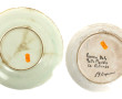 Lot de 2 assiettes en faïence polychrome
