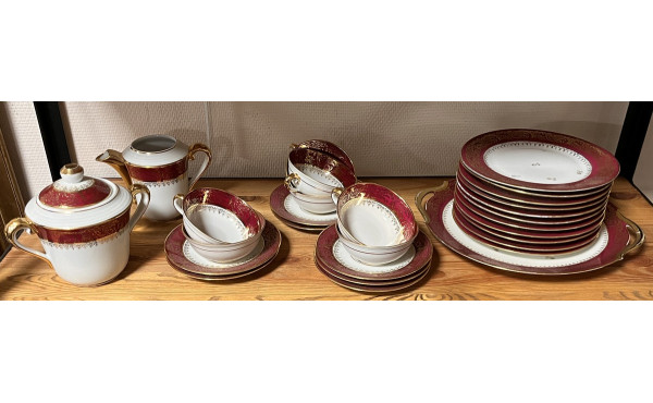 11 assiettes à dessert en porcelaine bor