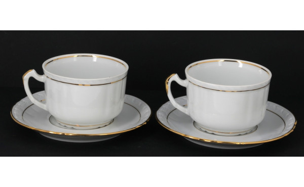 6 tasses déjeuner et sous-tasses en porc