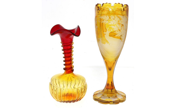 Vase en verre de couleurs rouge et ambré