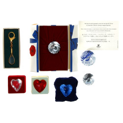 SWAROVSKI - Lot comprenant 3 cœurs en cr