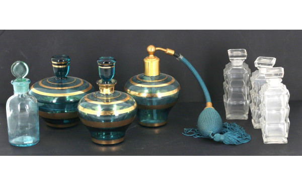 Ensemble de toilette en verre bleu et fi